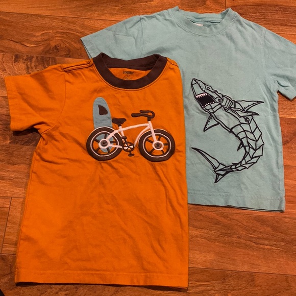 Boy’s Size 4 Gymboree T-shirts-Bundle of 2: Orange Bicycle & Turquoise Shark-EUC - Picture 1 of 9